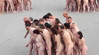 British nudist forefathers affiliated down approximate pile up just about 2